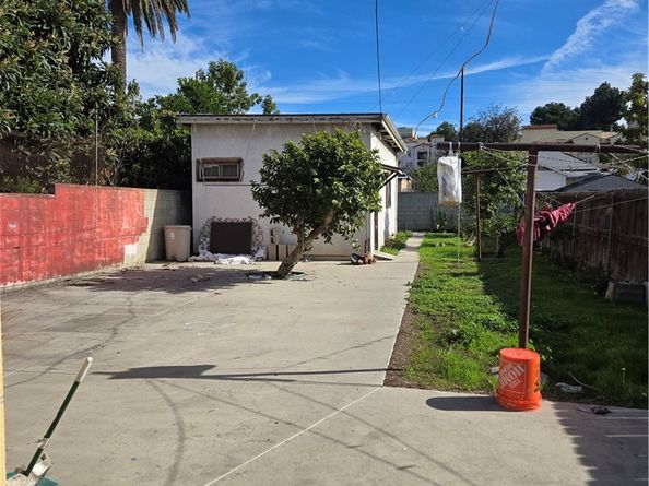 2222 Gates, Lincoln Heights CA 90031