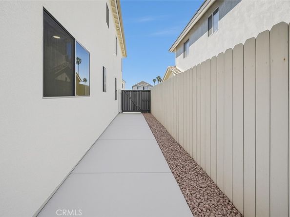 8051 Mcgregor Court, Fontana CA 92336