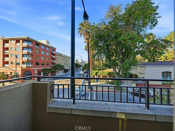 80 N Raymond Avenue 212, Pasadena CA 91103