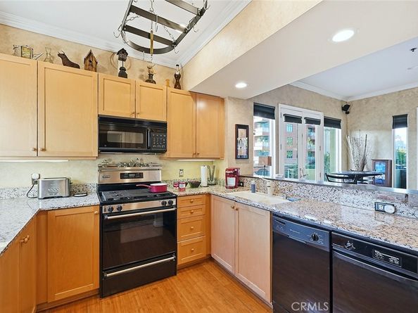 80 N Raymond Avenue 212, Pasadena CA 91103