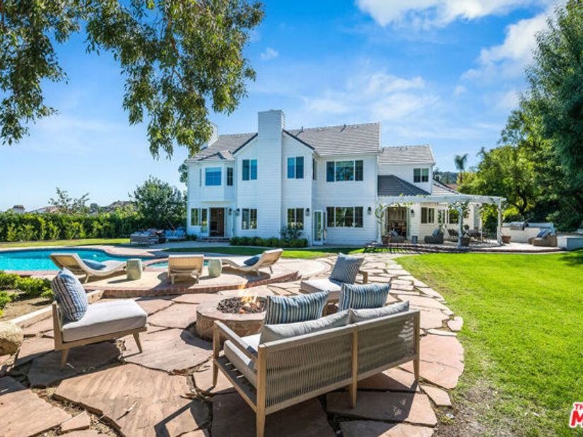 24049 Chestnut Way, Calabasas, CA 91302 For Sale