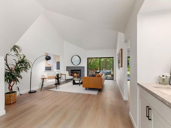 3160 Calle Viento, Carlsbad CA 92009