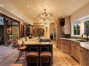 200 Neptune Avenue, Encinitas CA 92024