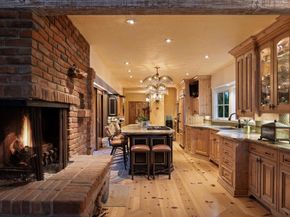 200 Neptune Avenue, Encinitas CA 92024