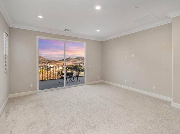2964 Hayloft Place, Escondido CA 92029
