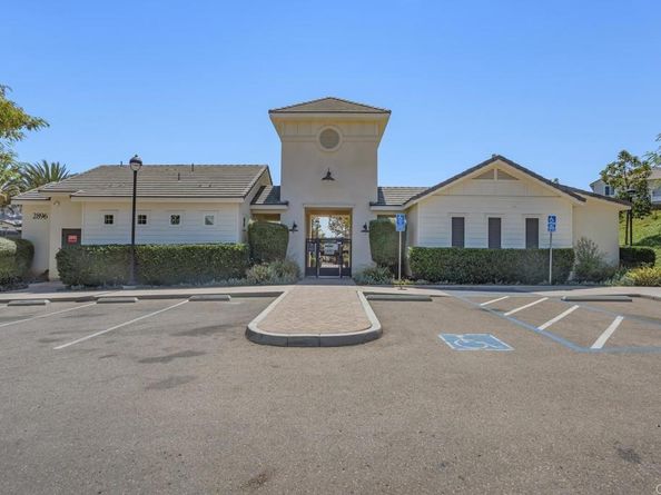 2964 Hayloft Place, Escondido CA 92029