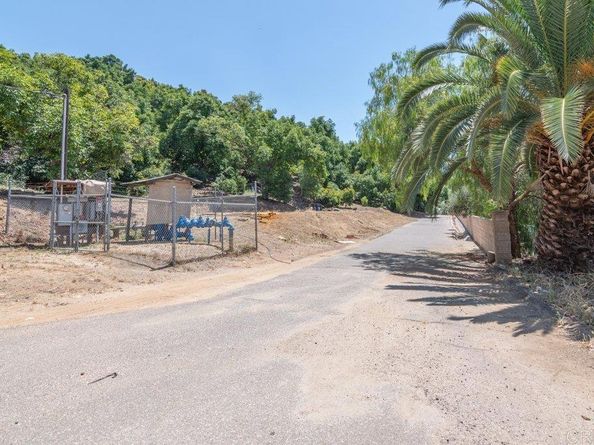 3135 E Valley Parkway, Escondido CA 92027