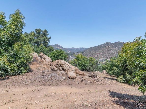 3135 E Valley Parkway, Escondido CA 92027