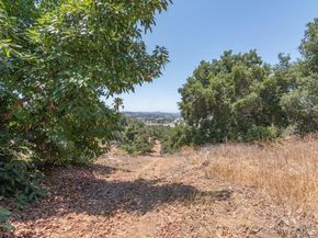 3135 E Valley Parkway, Escondido CA 92027