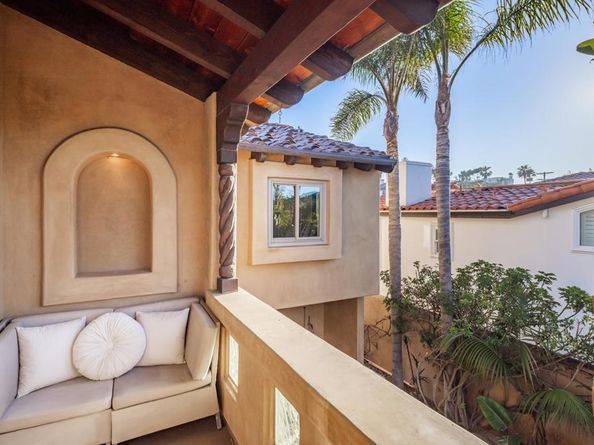 112 La Veta Avenue, Encinitas CA 92024