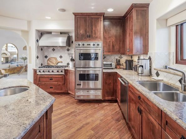 112 La Veta Avenue, Encinitas CA 92024