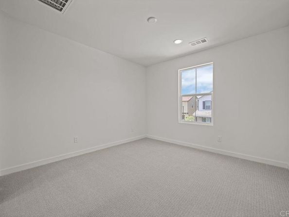 740 Kingbird Loop, Oceanside CA 92058