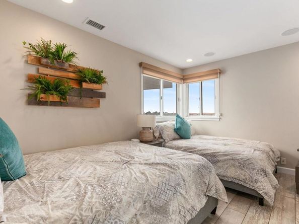 2812 Bayside Walk, San Diego CA 92109