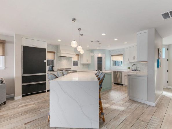 2812 Bayside Walk, San Diego CA 92109