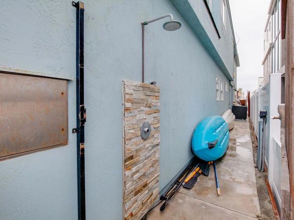 2812 Bayside Walk, San Diego CA 92109