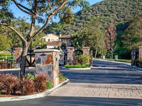 1122 Via Vera Cruz, San Marcos CA 92078