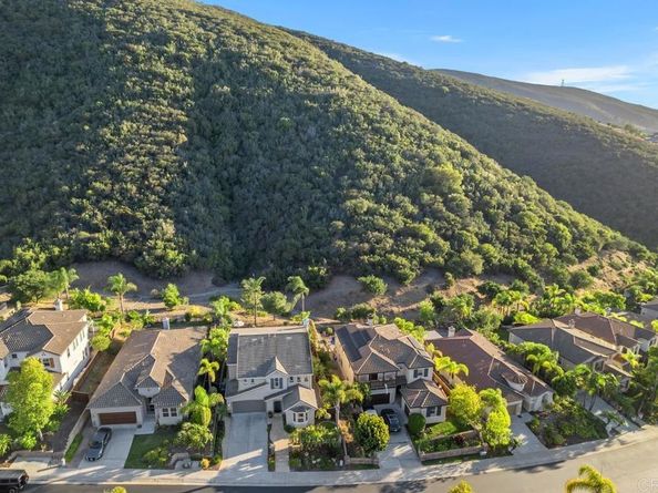 1122 Via Vera Cruz, San Marcos CA 92078