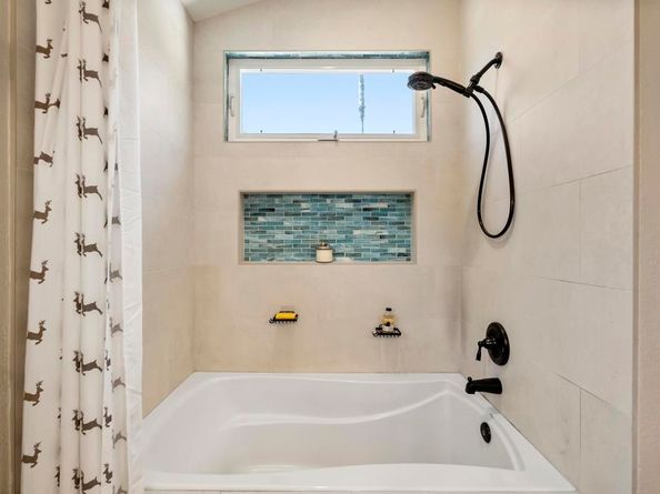 4989 Corte Playa Encino, San Diego CA 92124