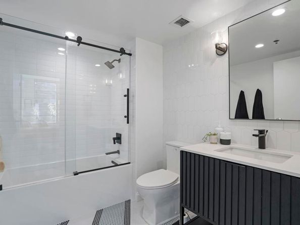 425 W BEECH Street 521, San Diego CA 92101