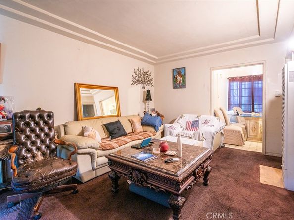 7427 S Hoover Street, Los Angeles CA 90044