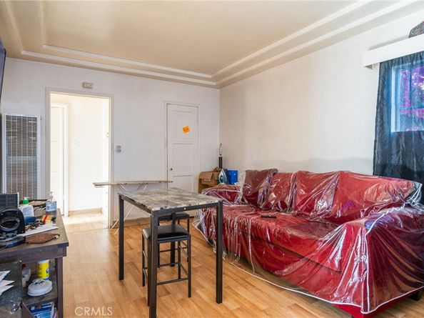 7427 S Hoover Street, Los Angeles CA 90044