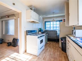 7427 S Hoover Street, Los Angeles CA 90044