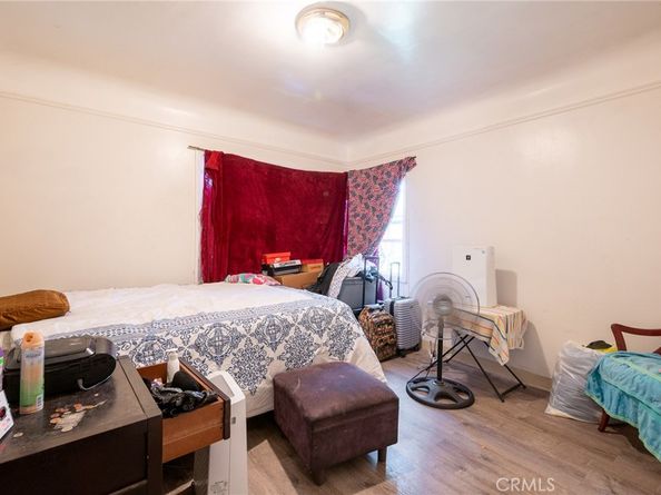 7427 S Hoover Street, Los Angeles CA 90044