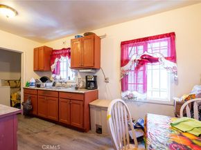 7427 S Hoover Street, Los Angeles CA 90044