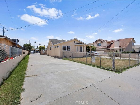 546 E 220th Street, Carson CA 90745