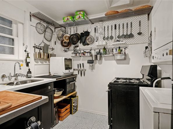 155 S Westmoreland Avenue, Los Angeles CA 90004