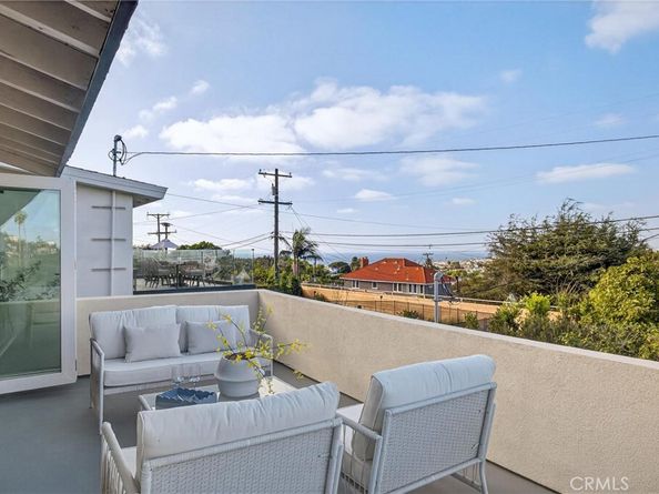 221 Via Los Miradores, Redondo Beach CA 90277