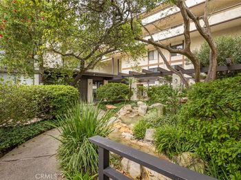 5987 Peacock Ridge