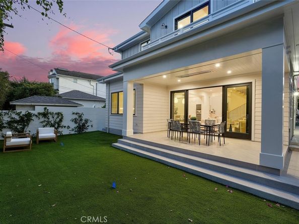 2904 Palm Avenue, Manhattan Beach CA 90266