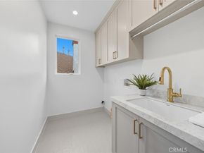 2904 Palm Avenue, Manhattan Beach CA 90266