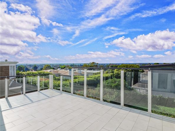 207 S Poinsettia Avenue, Manhattan Beach CA 90266