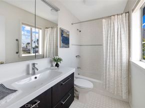 105 N Broadway E, Redondo Beach CA 90277