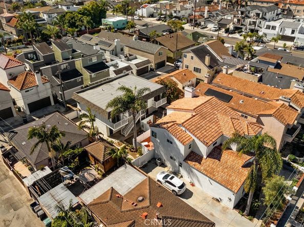 218 Indianapolis, Huntington Beach CA 92648