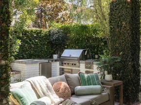 2100 Pine Ave, Manhattan Beach CA 90266