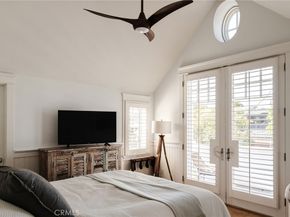 2100 Pine Ave, Manhattan Beach CA 90266