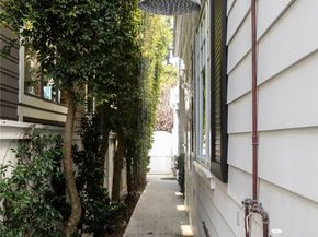 2100 Pine Ave, Manhattan Beach CA 90266