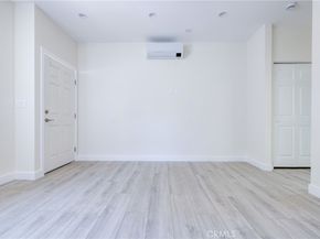 2947 West Blvd, Los Angeles CA 90016