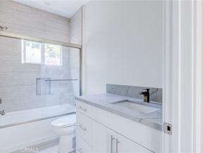 2947 West Blvd, Los Angeles CA 90016