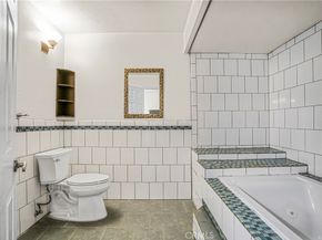 17140 Burbank Boulevard 105, Encino CA 91316