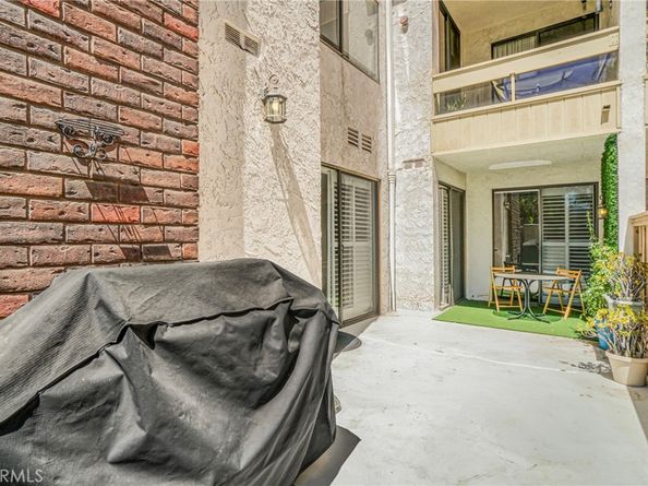 17140 Burbank Boulevard 105, Encino CA 91316