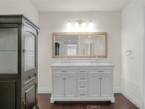 17140 Burbank Boulevard 105, Encino CA 91316