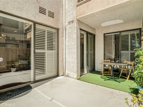 17140 Burbank Boulevard 105, Encino CA 91316