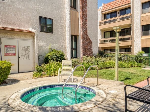 17140 Burbank Boulevard 105, Encino CA 91316