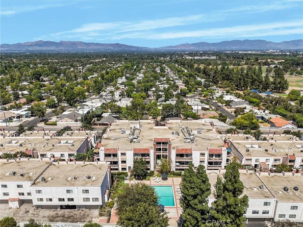 17140 Burbank Boulevard 105, Encino CA 91316