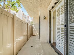 17140 Burbank Boulevard 105, Encino CA 91316