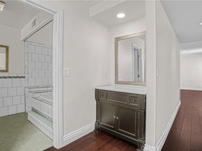 17140 Burbank Boulevard 105, Encino CA 91316
